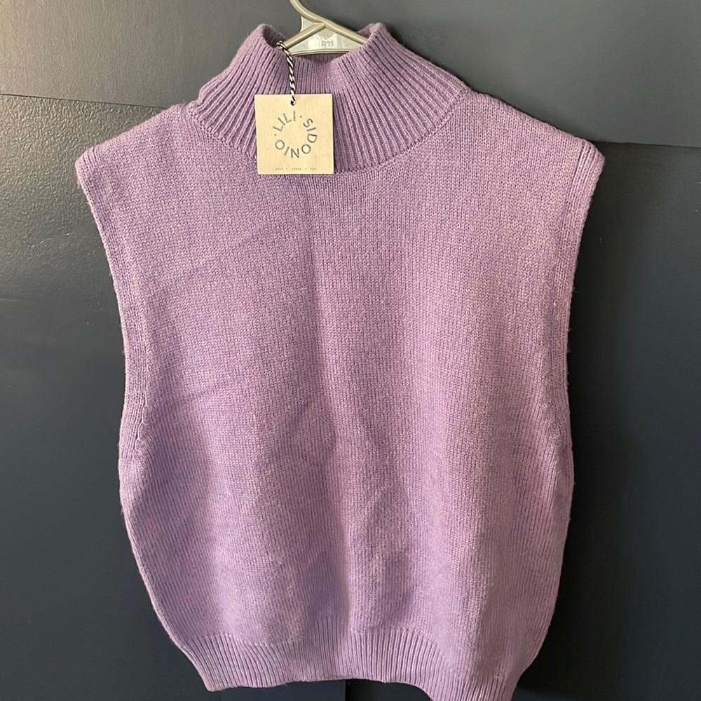 NWT Mockneck sweater vest